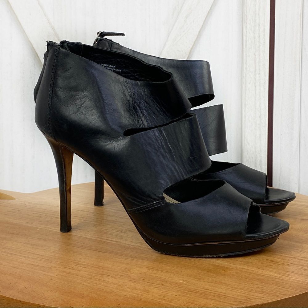 Classiques Entier Strappy Cutouts Peep Toe Leather Bootie Heels Black 7.5